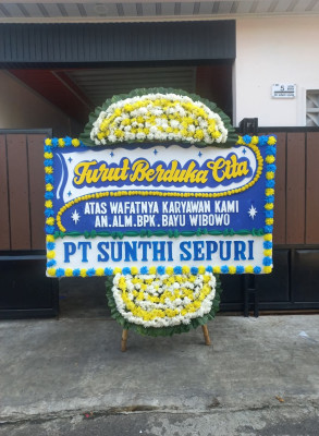 Papan Bunga Duka di Pangkalan Kuras