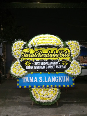 Papan Bunga Duka di Pangkalan Kuras